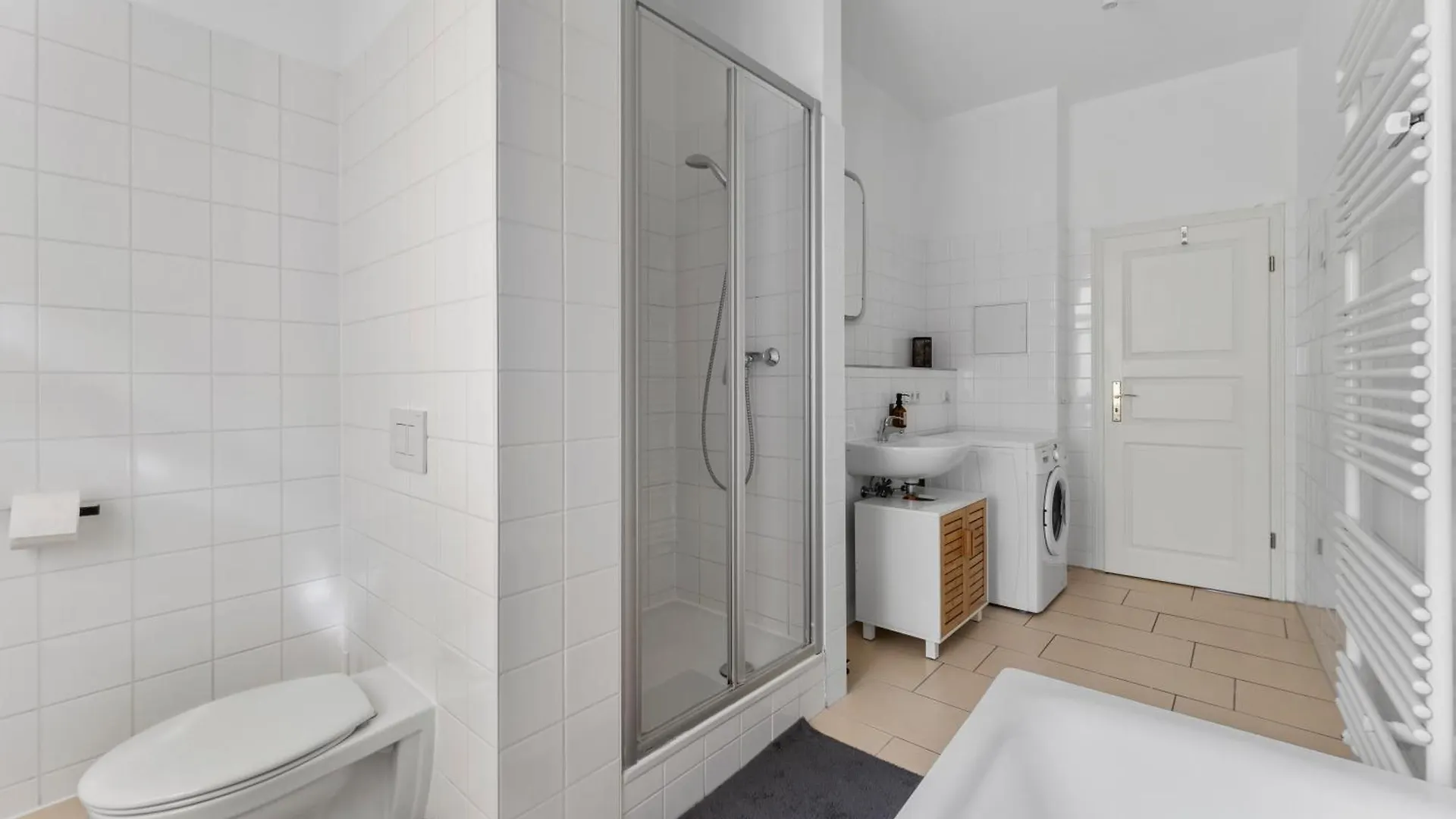 Stylish 120Sqm Appartment In Berlin-Mitte דירה ברלין