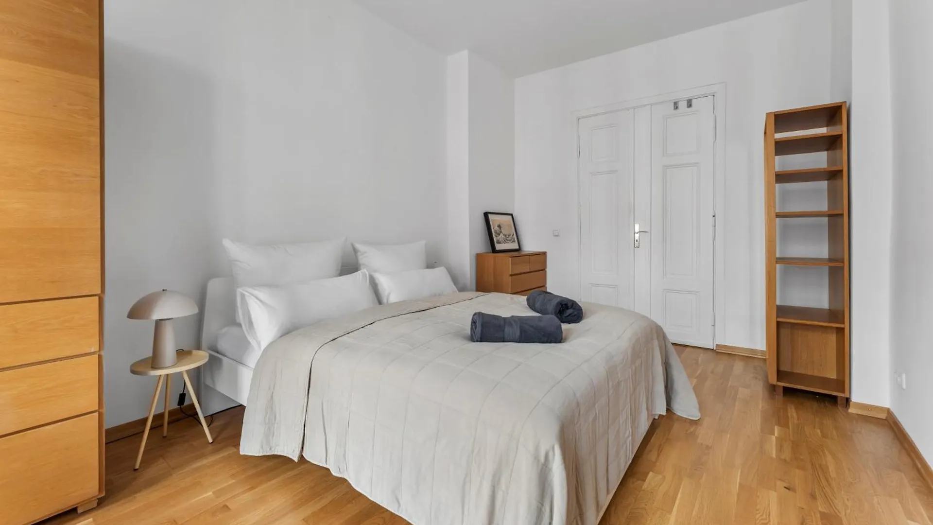 Stylish 120Sqm Appartment In Berlin-Mitte ברלין
